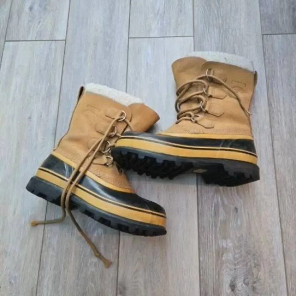 Caribou Sorel women's winter snow waterproof wp boots sz 5 tan with black tread